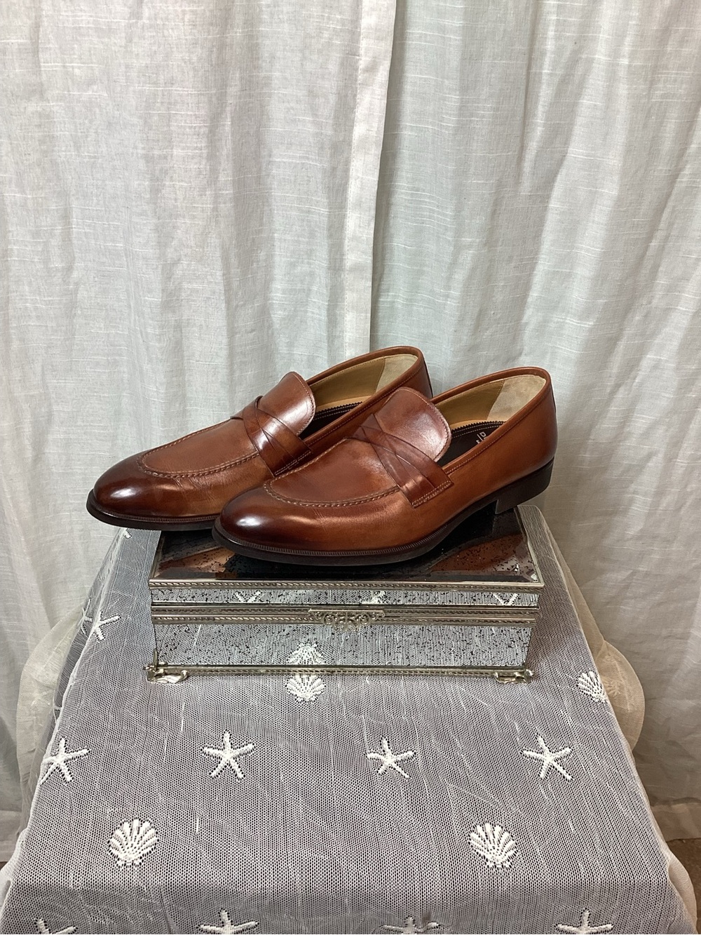 Di Bianco Marzana Burnished Cross-Keeper Loafers; Size: 11